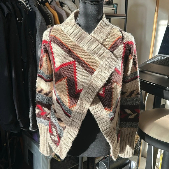 AEROPOSTALE  Cozy Tibal Beige Patterned Women Sweater - Picture 4 of 4